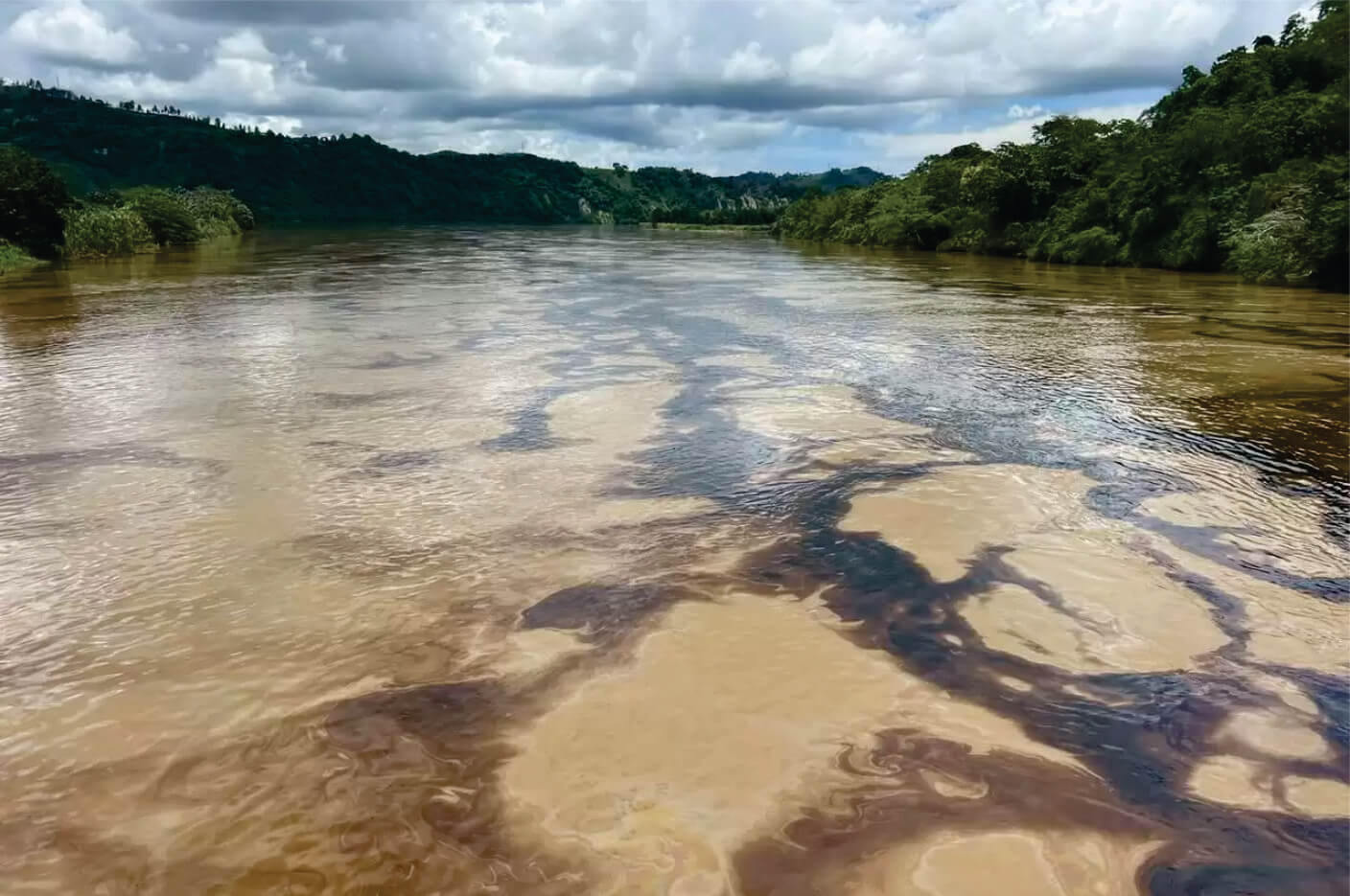 Impacto ambiental y social del derrame de petróleo en Esmeraldas, Ecuador