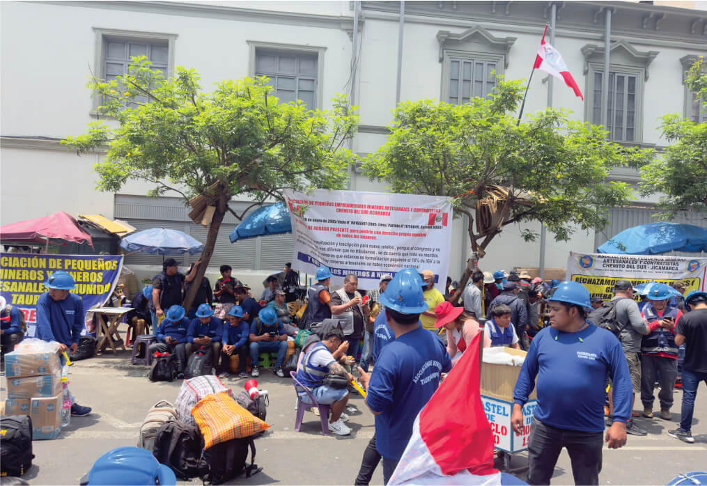 CAMIPER realiza curso sobre Formalización Minera en el Perú