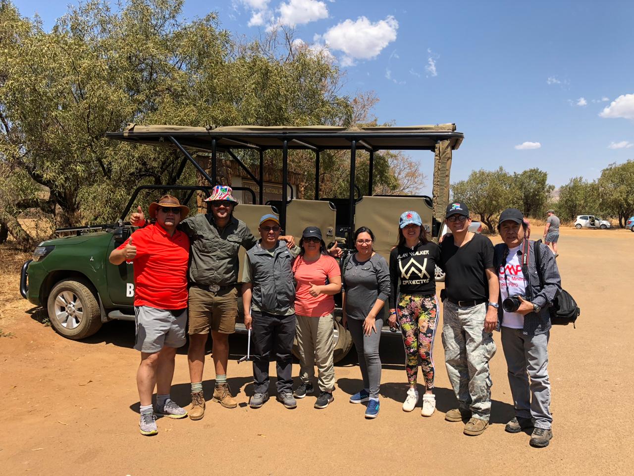 Comisión de funcionarios y estudiantes de Camiper visitaron la Reserva Natural Pilanesberg, luego de asistir al evento minero Joburg Indaba y Mina de diamantes de Cullinan