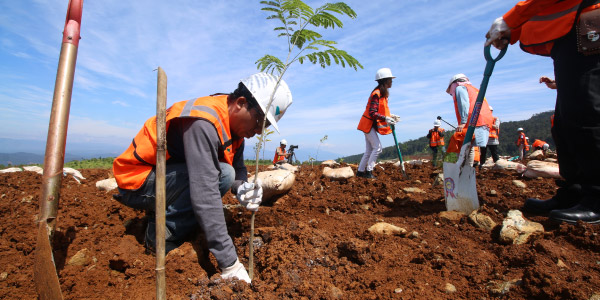 Gestión de Relaciones <span style='color: #8c1515;'>Comunitarias en Minería</span>