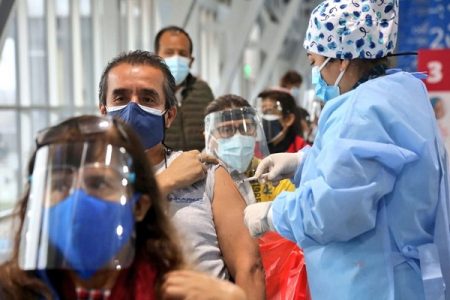 Perú 80% población vacunada